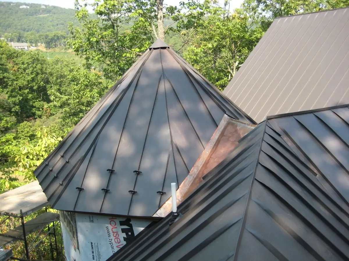 Professional Gutter Cleaning by Craftsman Roofing in John Town